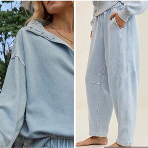 Aerie Oh Snap Sweatshirt & Barrel Sweatpant Set